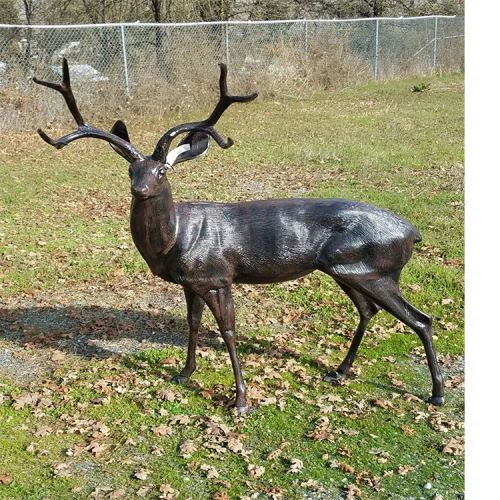 Stiklo pluošto elnio statula